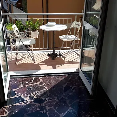 Sunny And Lovely - Free Wifi Апартаменты